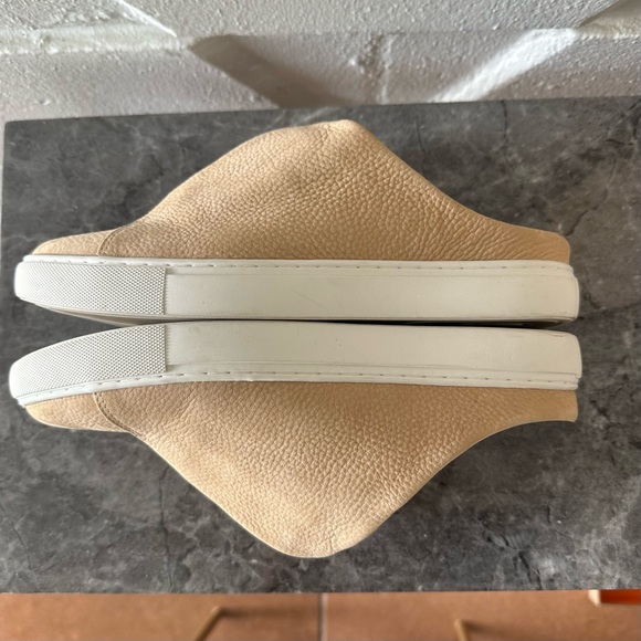 GENTLE SOULS by Kenneth Cole “Rory Ruffle Mule” - Picture 8 of 13